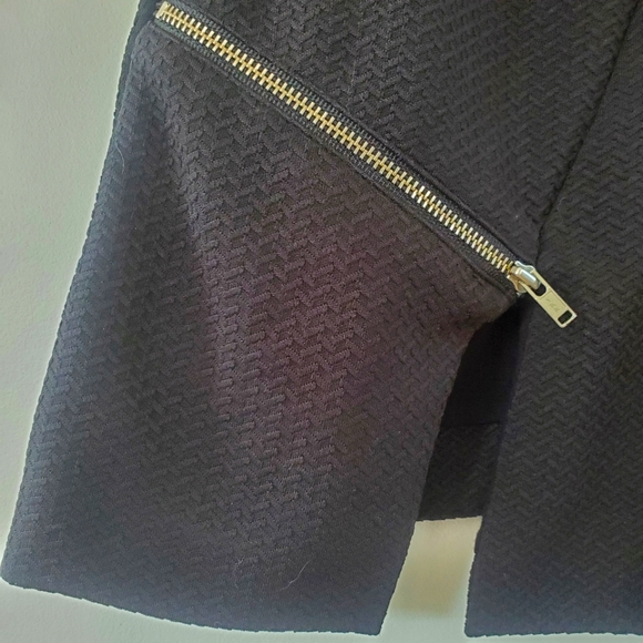 Black textured Blouse - Picture 4 of 5